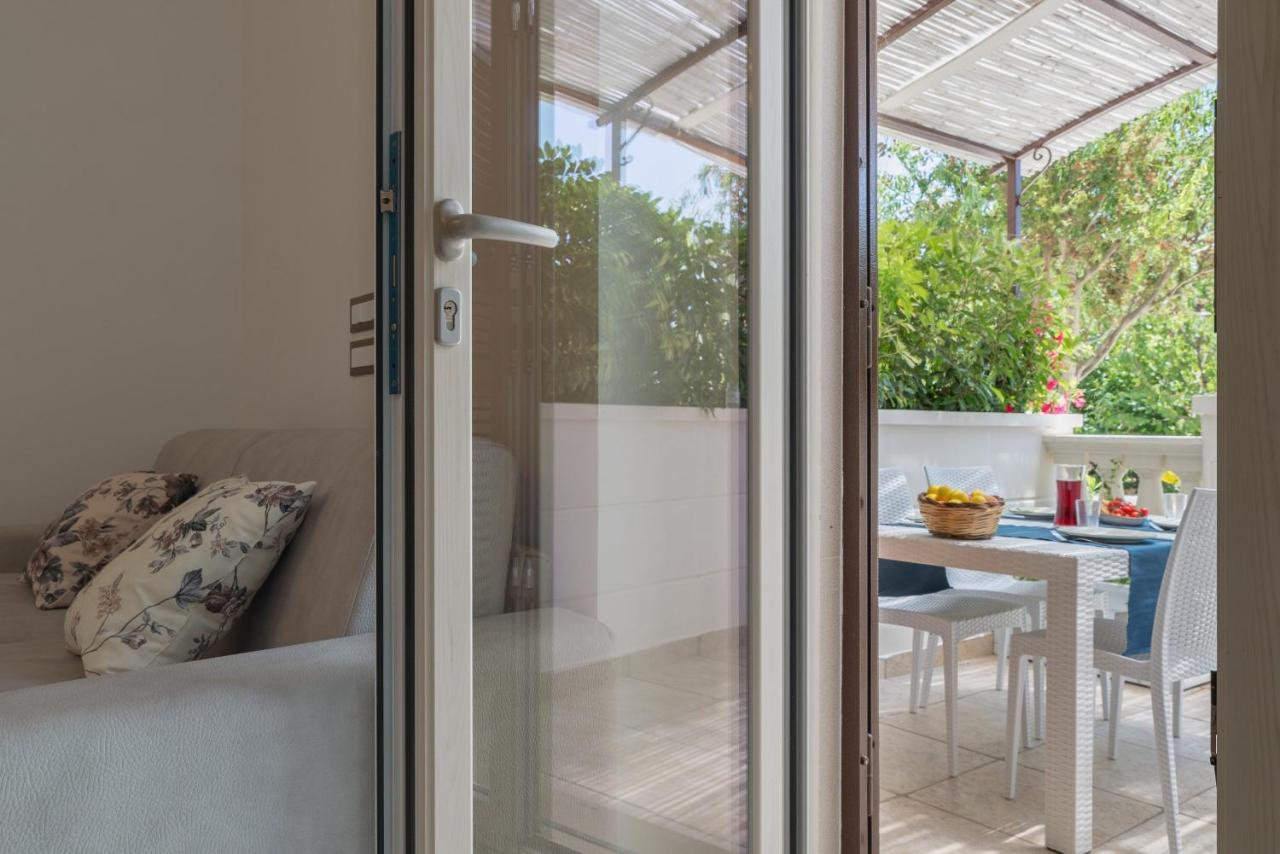 Appartamento Ortensia In Villa Mariella Ostuni Exterior foto