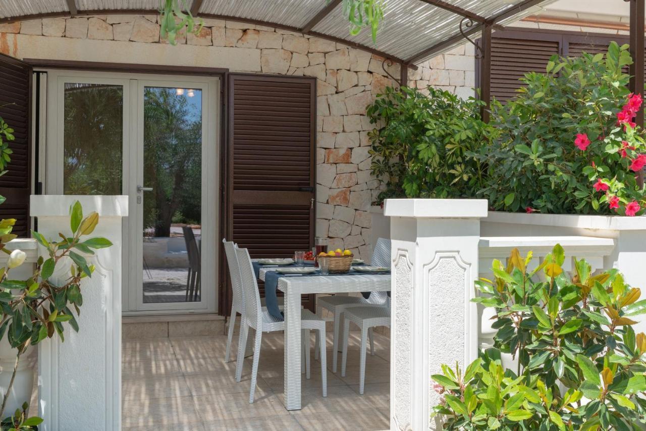 Appartamento Ortensia In Villa Mariella Ostuni Exterior foto
